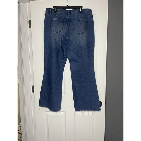 Lane Bryant Flare Raw Hem Button Fly Denim Jeans Closure Size 20 Blue - Picture 2 of 2